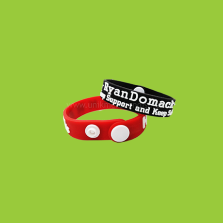 Gelang-Karet-Kancing-Ruang-Order-Tempat-Pembuatan-Apparel-dan-Merchandise-Murah-di-Yogyakarta-Semarang-Surabaya